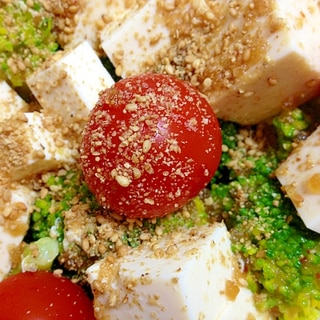 お豆腐とブロッコリートマトのサラダ